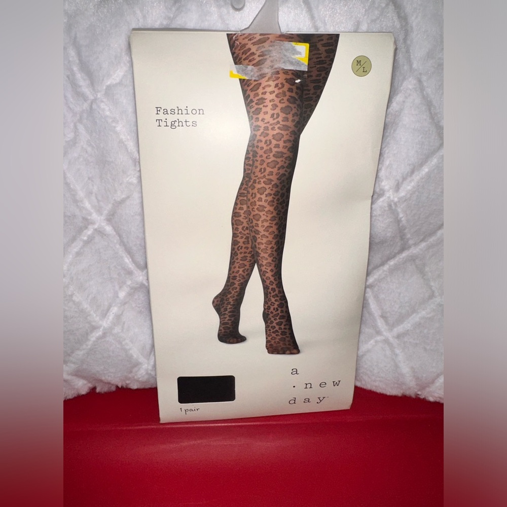 🖤🐈‍⬛NWT black fashion tights